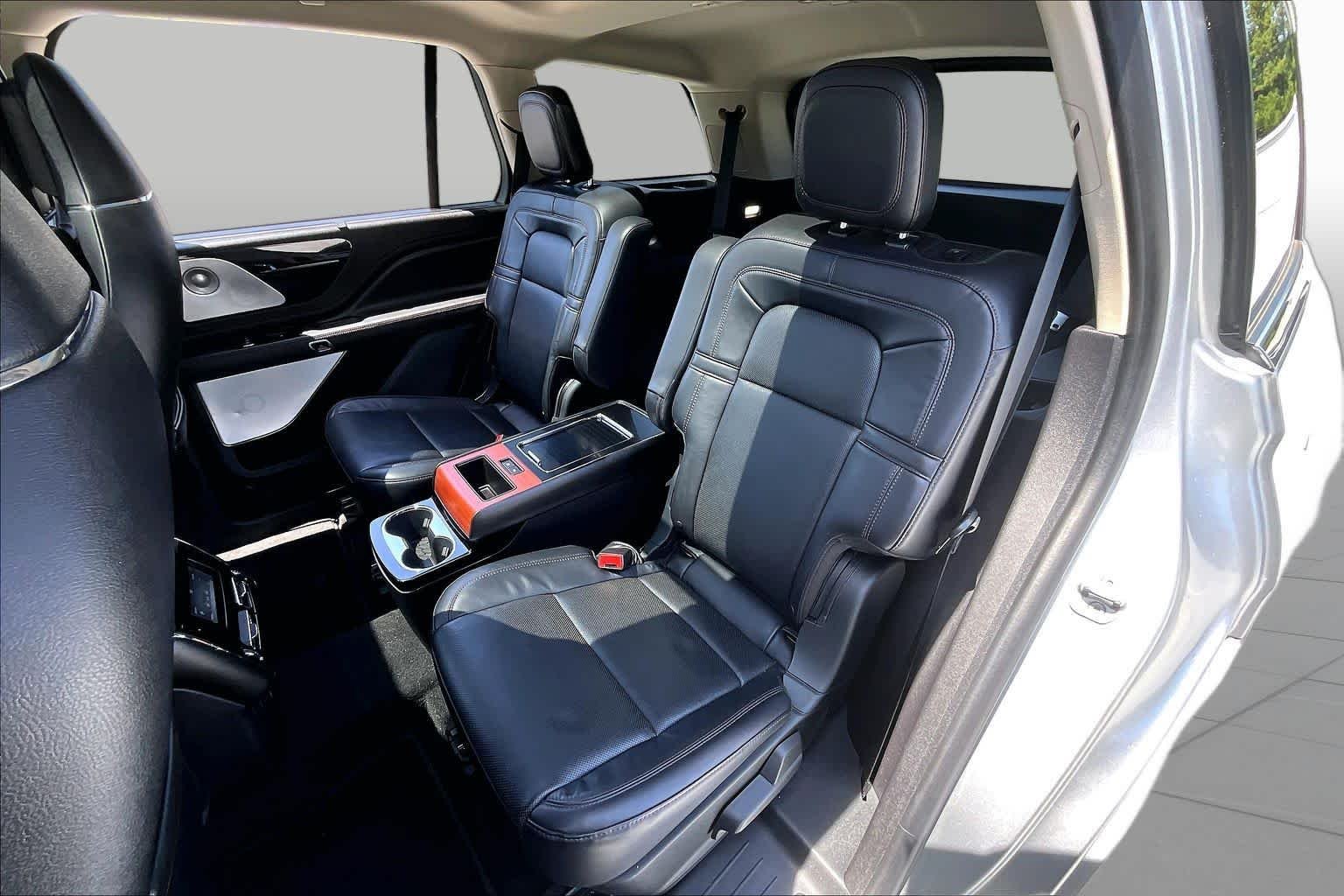 Used 2021 Silver Radiance Lincoln Grand Touring image 20