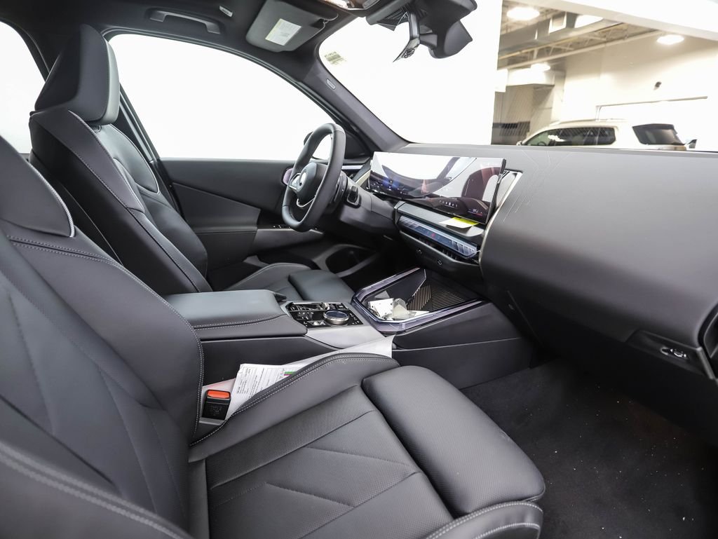 Certified Used 2025 Black Sapphire Metallic BMW 30 xDrive image 31