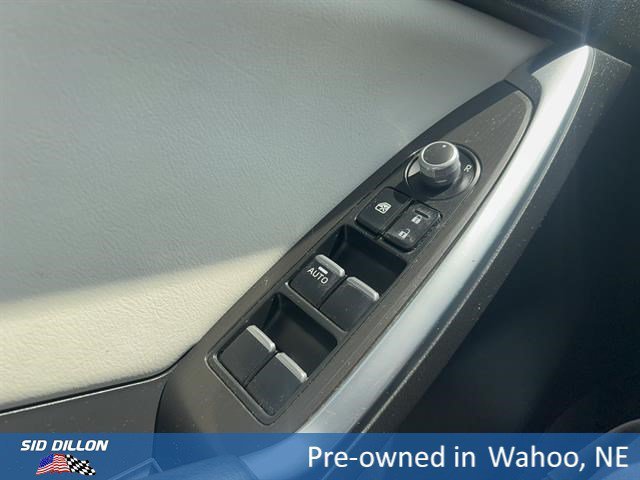 Used 2016 Crystal White Pearl Mica Mazda Grand Touring image 13