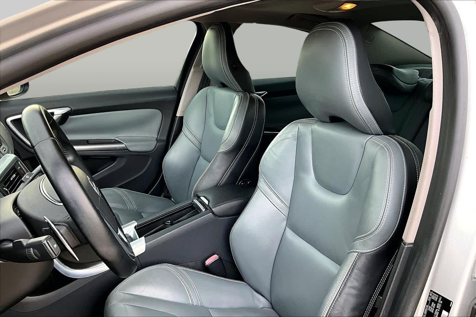 Used 2014 Bright Silver Metallic Volvo T6 image 8