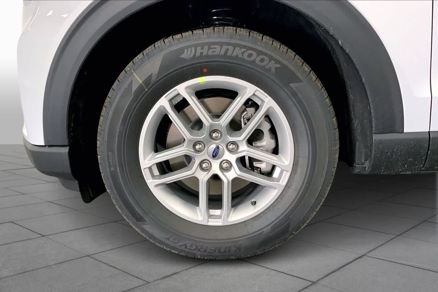 2026 Ford Explorer Active - Photo 9