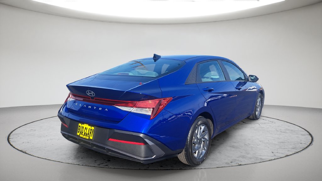 Used 2024 Blue Hyundai SEL image 17