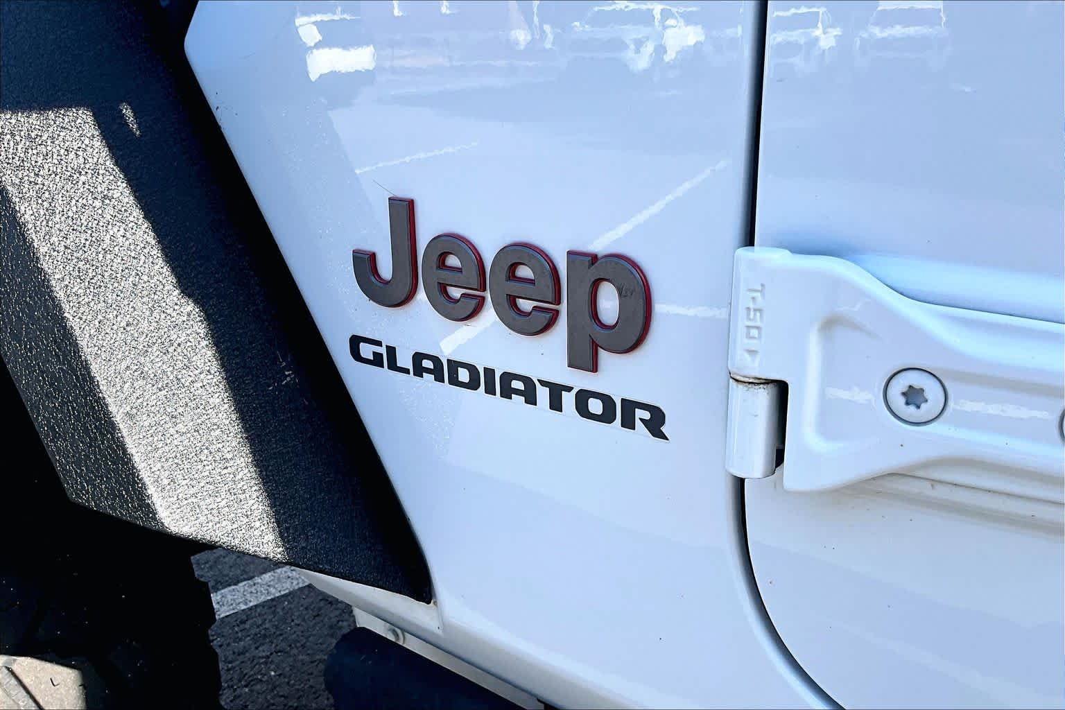 Used 2020 Bright White Clearcoat Jeep Rubicon image 10