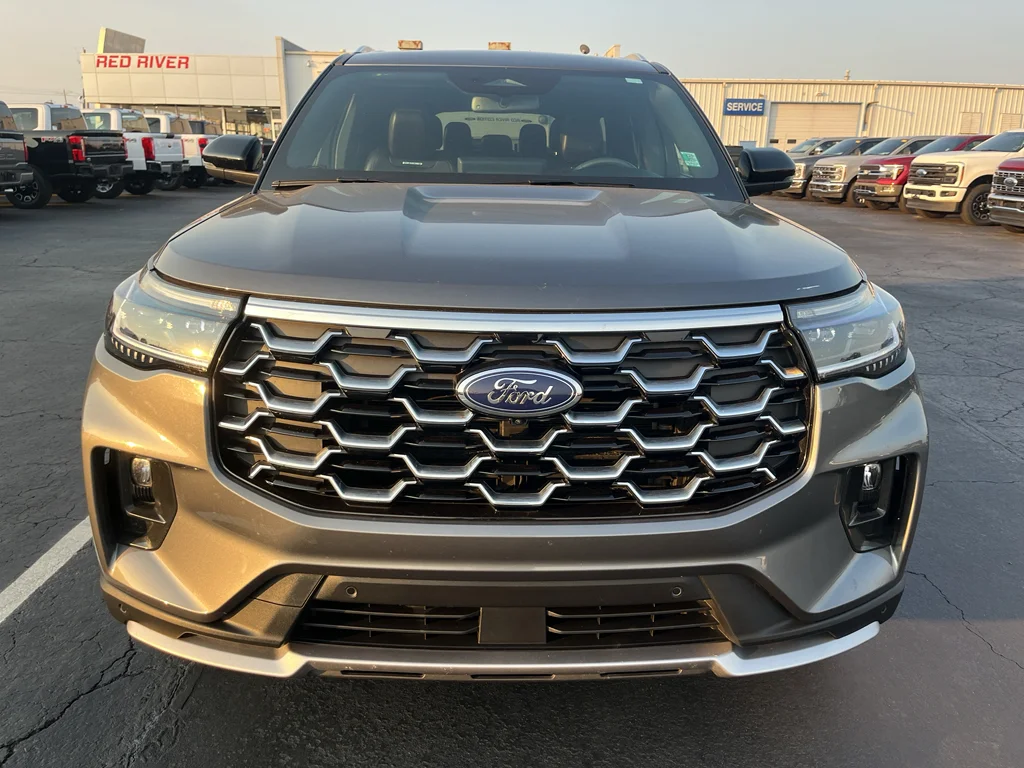 Used 2025 Carbonized Gray Metallic Ford Platinum image 2