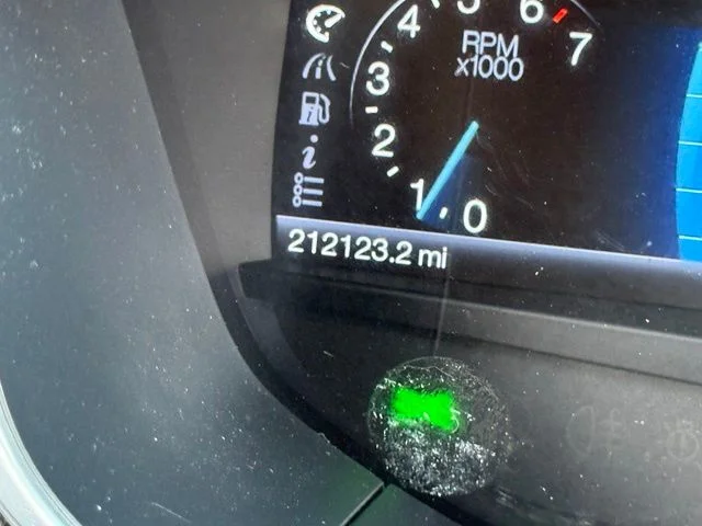 Used 2014 Tuxedo Black Metallic Ford SE image 4