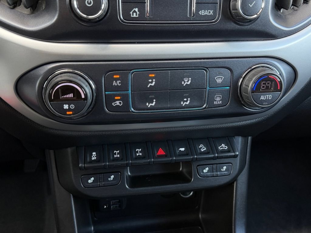 Used 2021 White Chevrolet ZR2 image 21