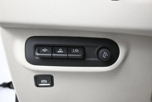 Used 2023 SUMMIT WHITE GMC Denali image 14