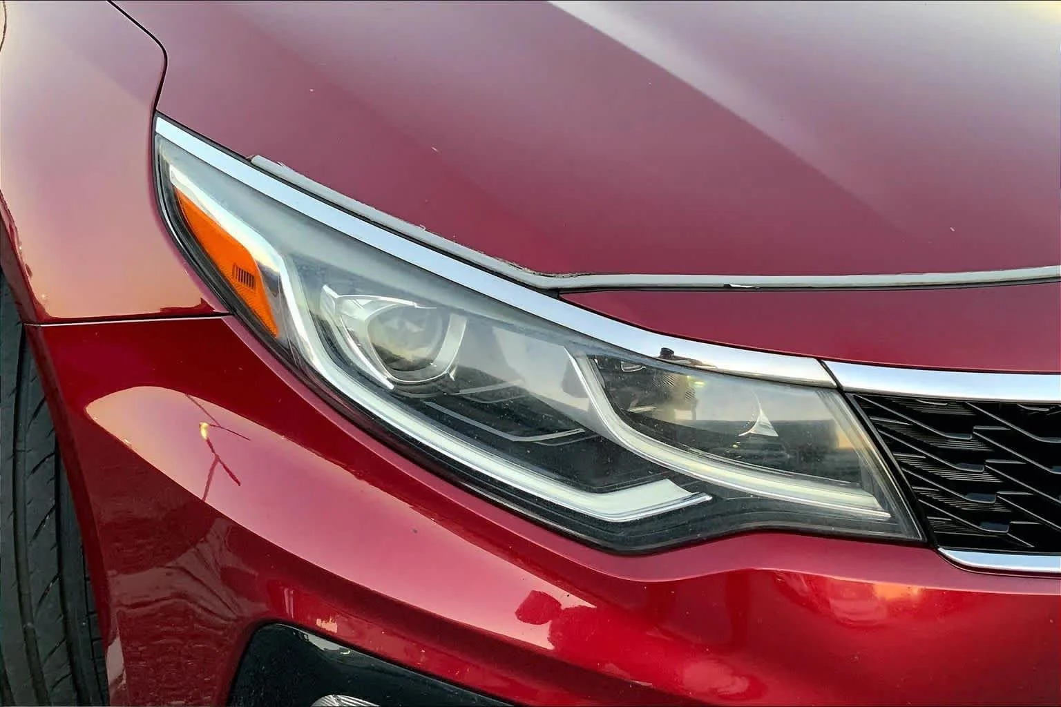 Used 2019 Passion Red Kia S image 23