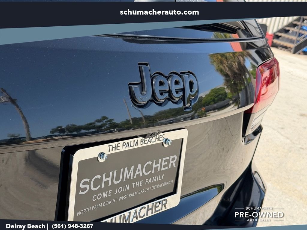 Used 2021 Black Jeep Laredo X image 13