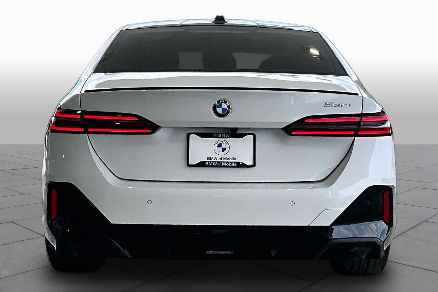 Certified Used 2025 Mineral White Metallic BMW 530i image 4
