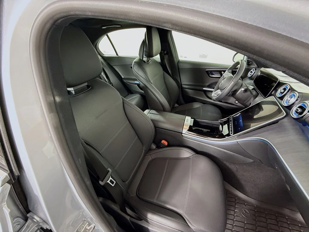 Used 2025  Mercedes-Benz C 300 image 28