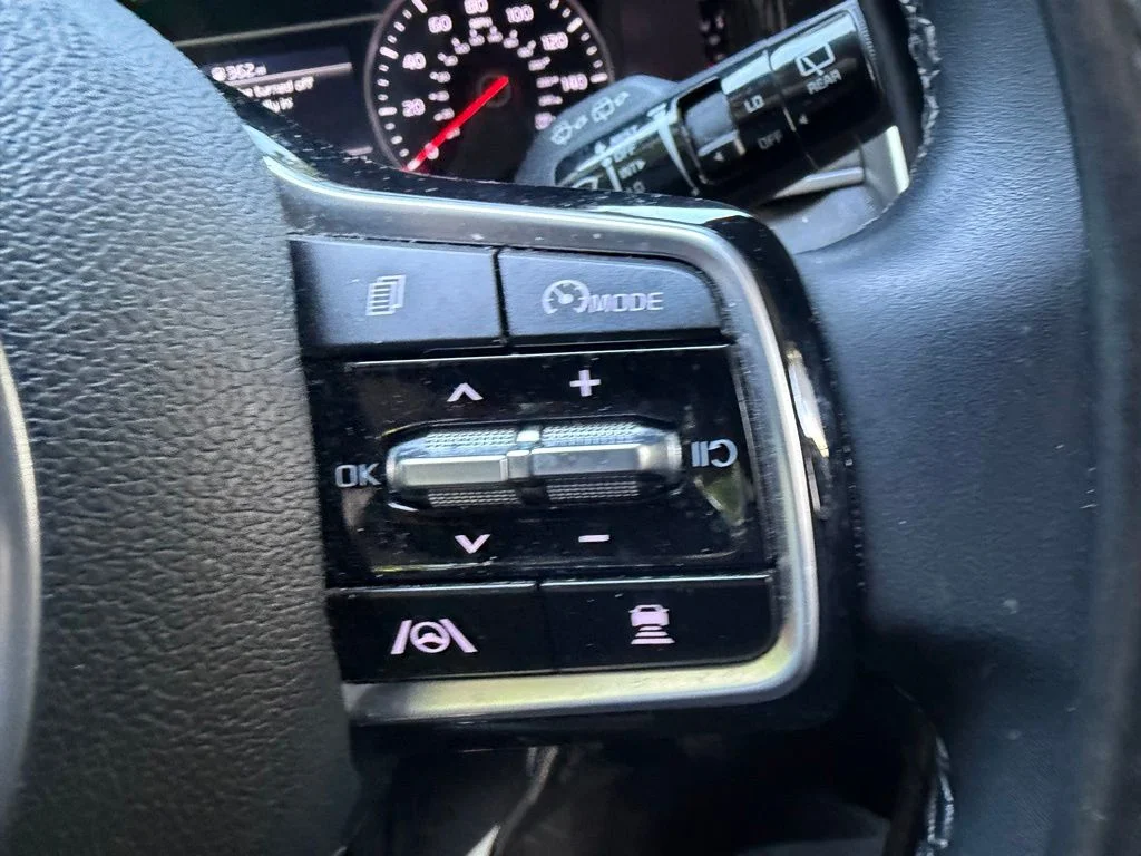Used 2021 Crystal Beige Kia EX image 20