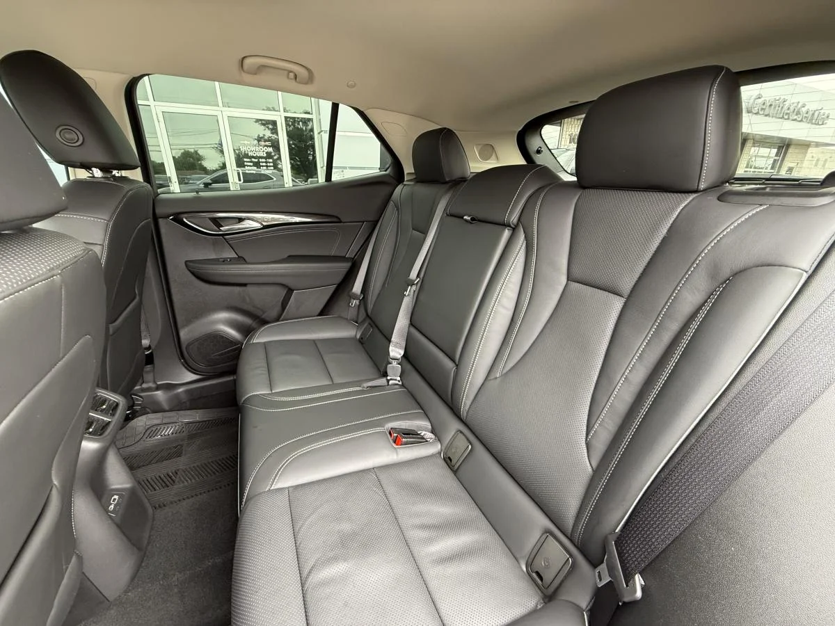 Used 2021 Grey Buick Essence Awd image 15