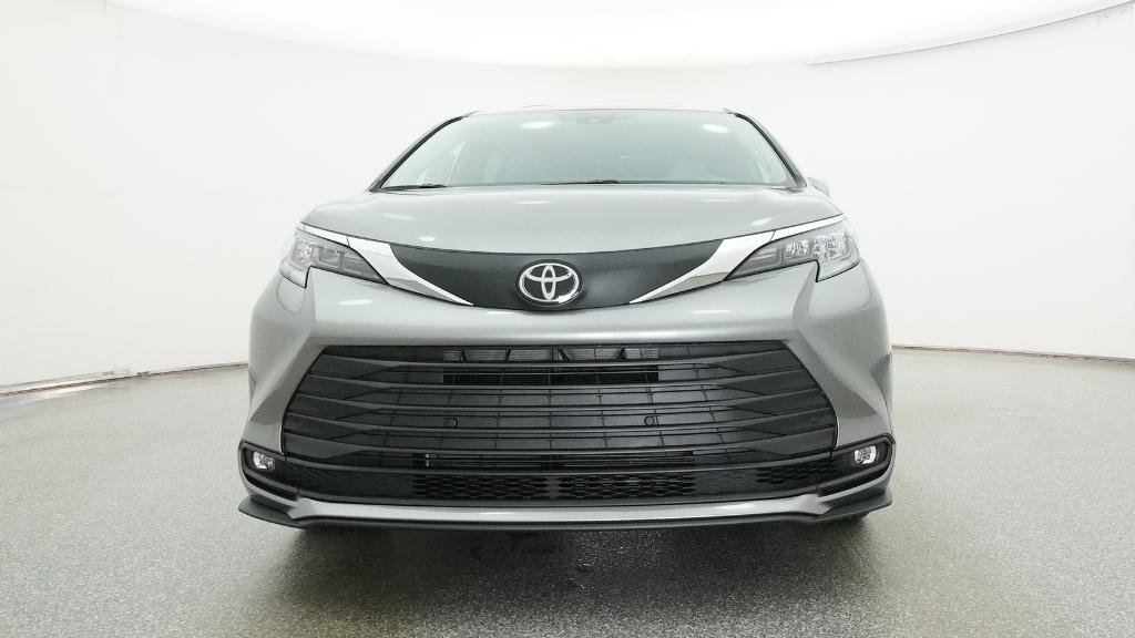 New 2026 Heavy Metal Toyota XLE image 17