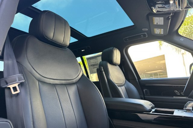 New 2026 Obsidian Black Satin Land Rover SE image 15