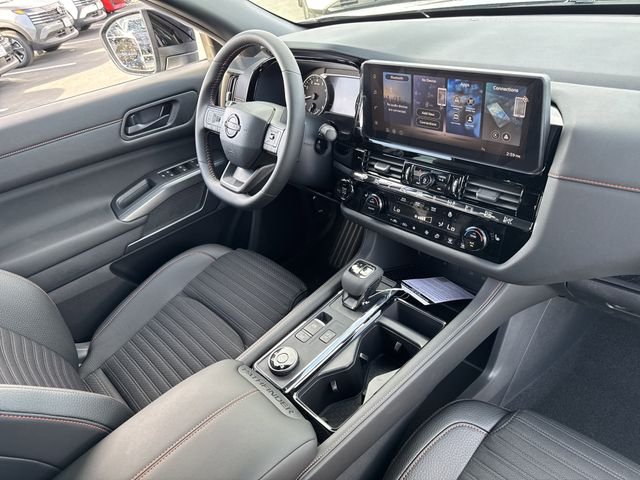 New 2026 Boulder Gray Pearl / Super Black Two-tone Nissan Rock Creek image 28