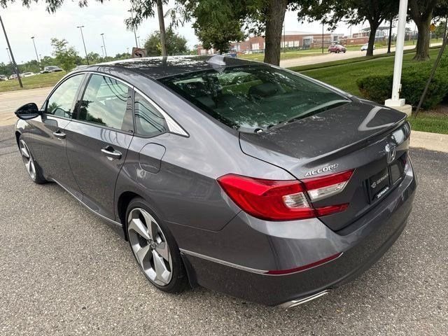 Used 2018 Modern Steel Metallic Honda Touring 2.0T image 6