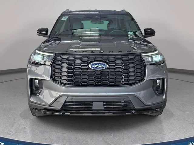 Used 2025 Gray Ford ST-Line image 3