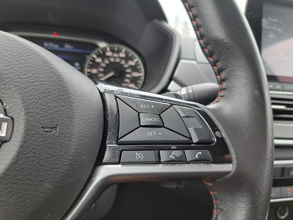 2025 Nissan Altima SR - Photo 13