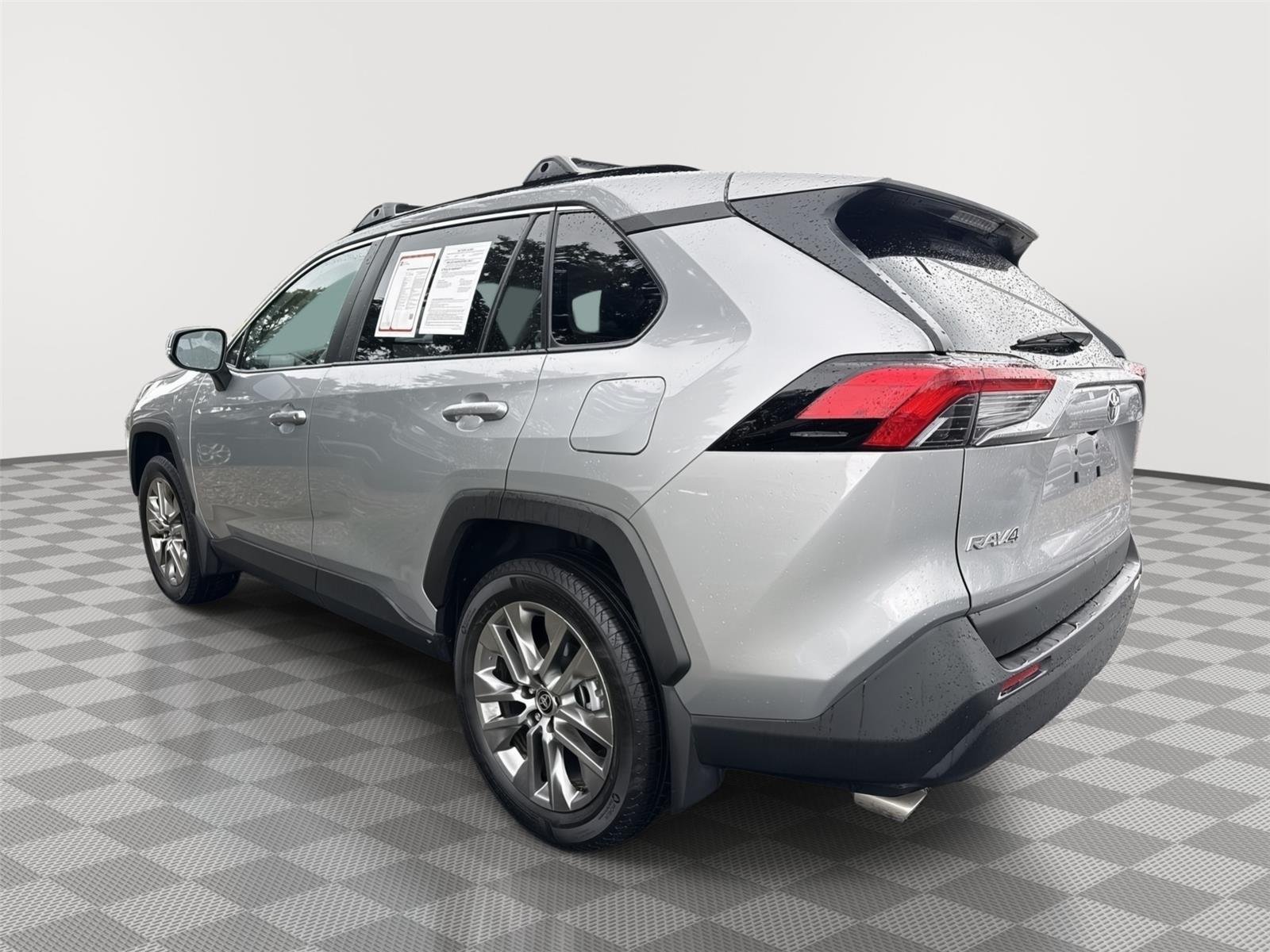 Used 2025 Silver Sky Metallic Toyota XLE Premium image 10