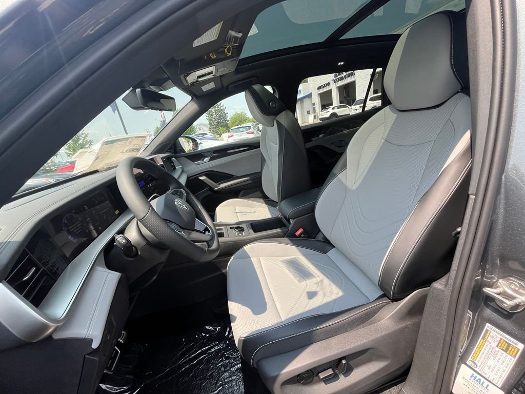 New 2026 Gray Volkswagen 2.0T SE R-Line Black image 10