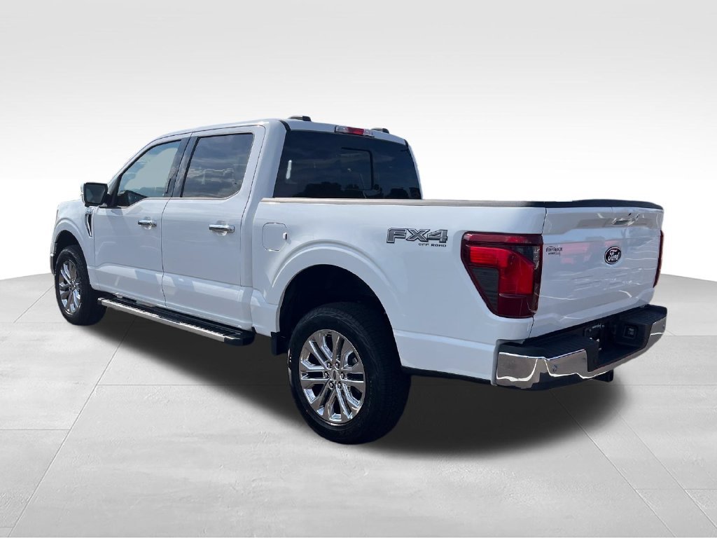 New 2026 Oxford White Ford XLT image 3
