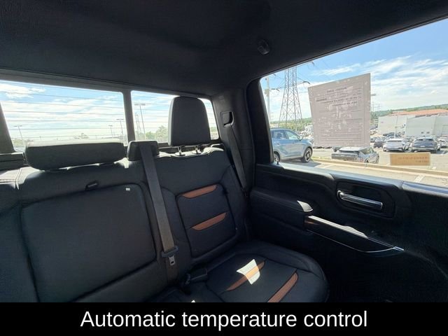 Used 2023  GMC AT4 image 16