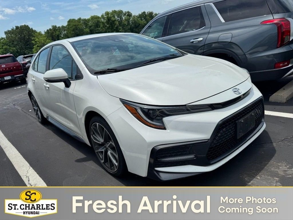 Used 2021 White Toyota SE image 1