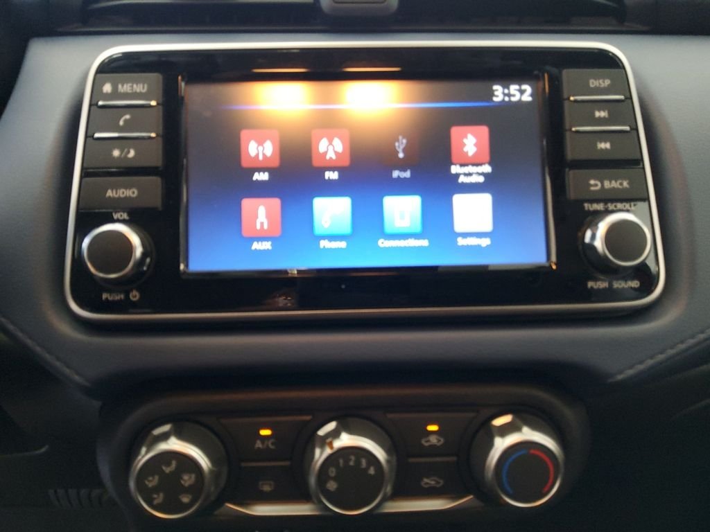 Used 2025 Red Nissan 1.6 SV image 11