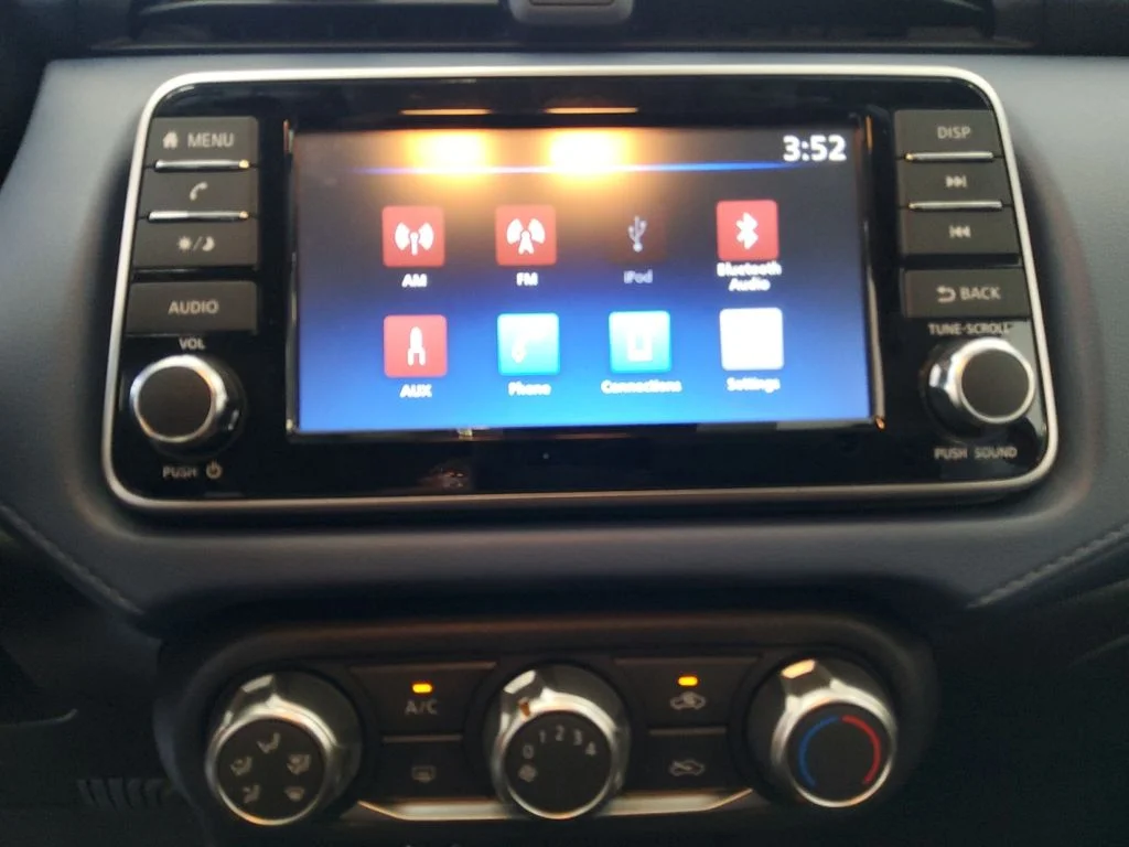 Used 2025 Red Nissan 1.6 SV image 11