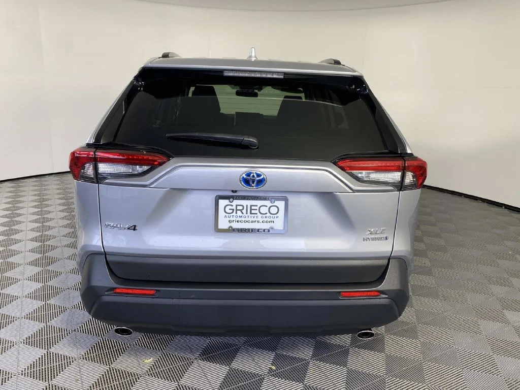Used 2023 Silver Sky Metallic Toyota XLE image 7