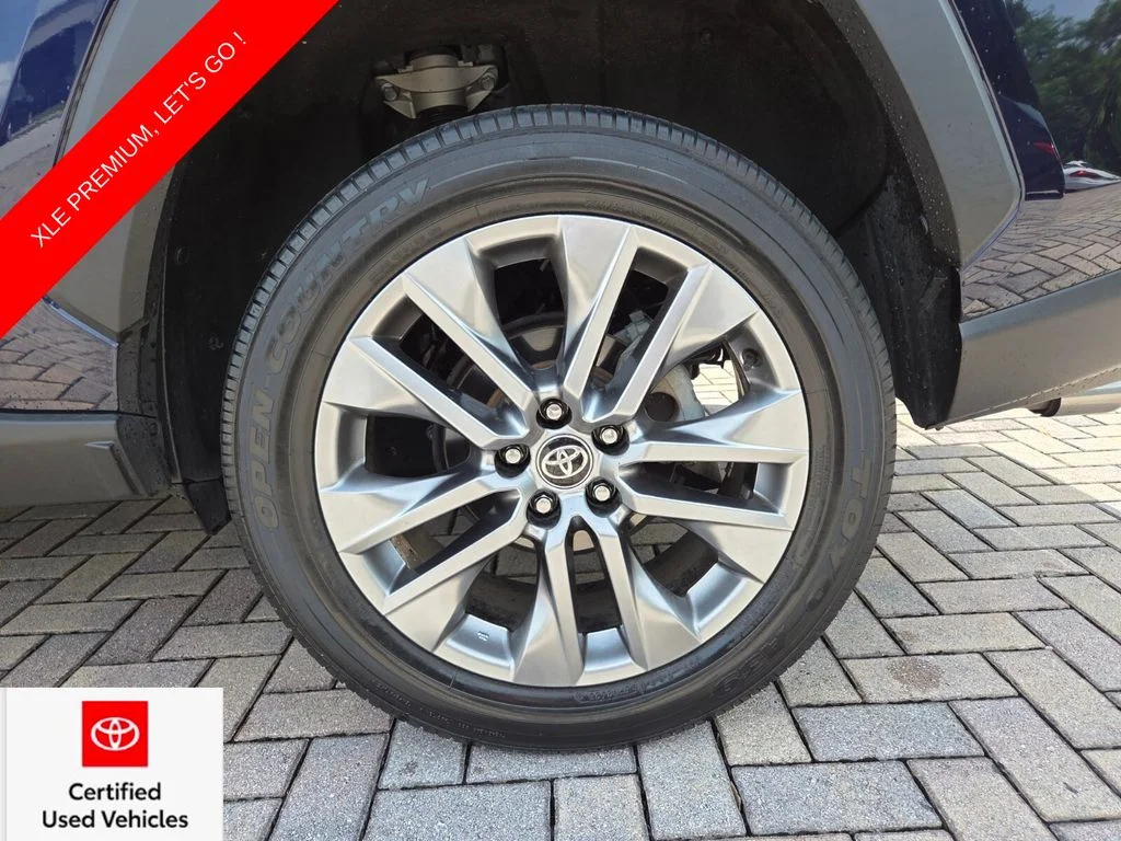 Certified Used 2023  Toyota XLE Premium image 20