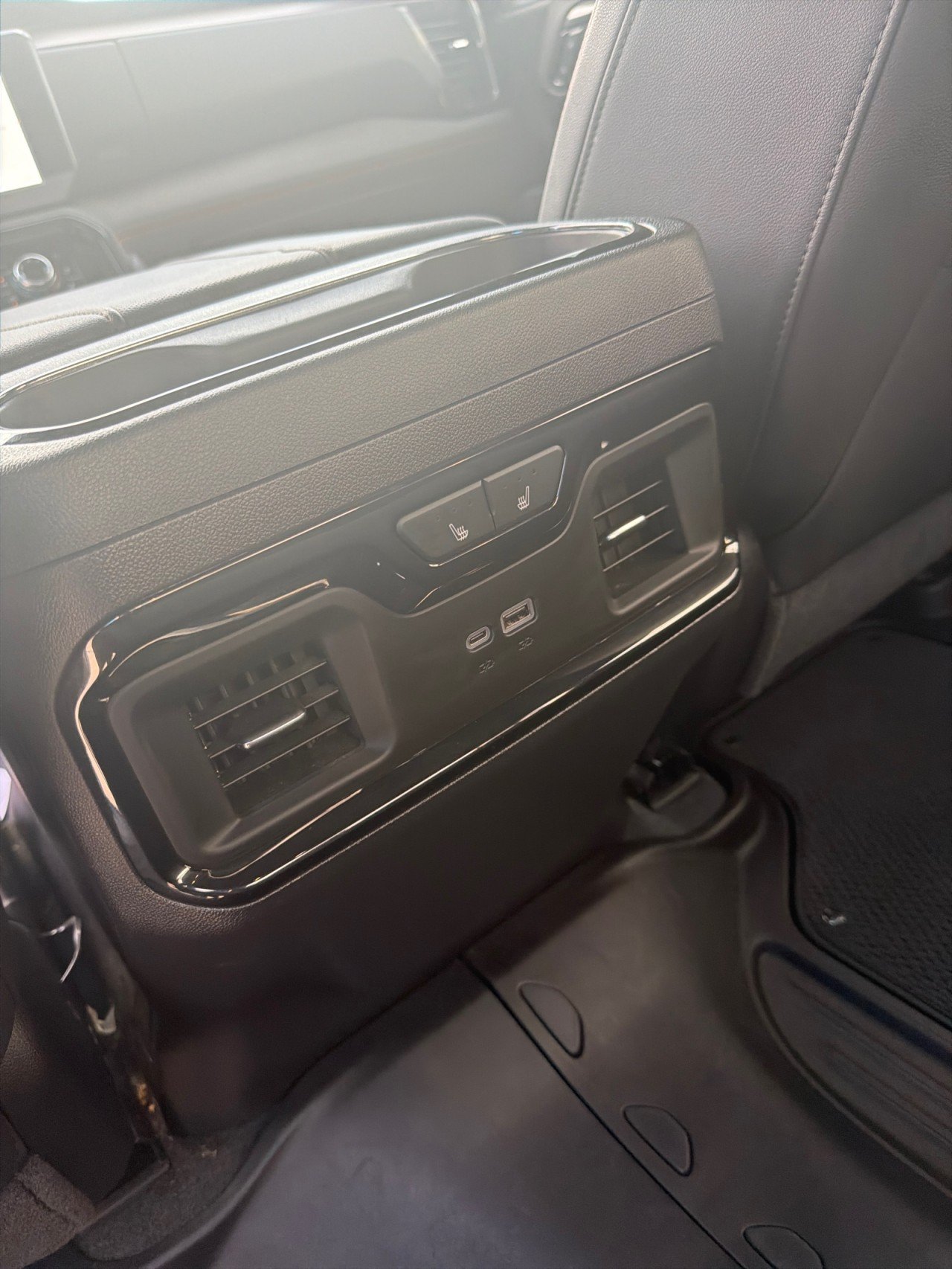 Used 2025 Sterling Metallic GMC AT4 image 16