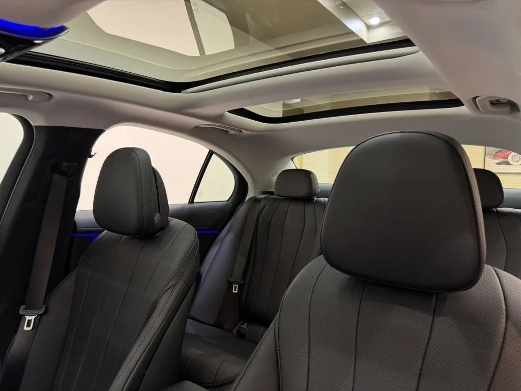 2025 Mercedes-Benz E-Class E350 - Photo 21