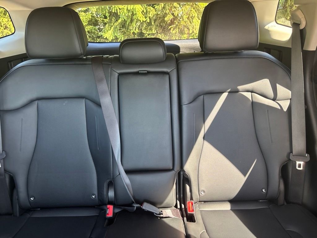 Used 2023 White Kia EX image 24