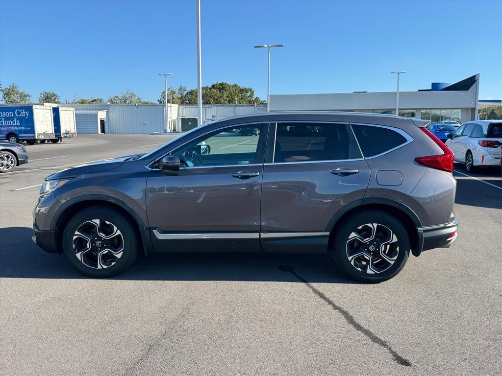 Used 2018 Modern Steel Metallic Honda Touring image 2