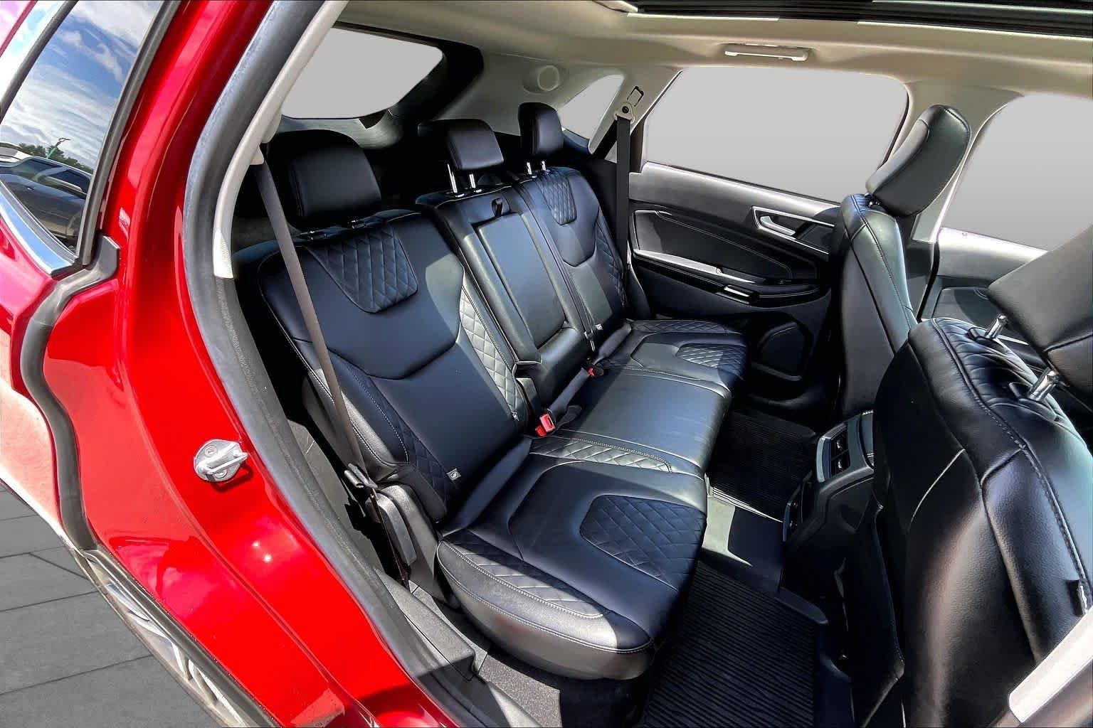 Used 2023 Rapid Red Metallic Tinted Clearcoat Ford Titanium image 21