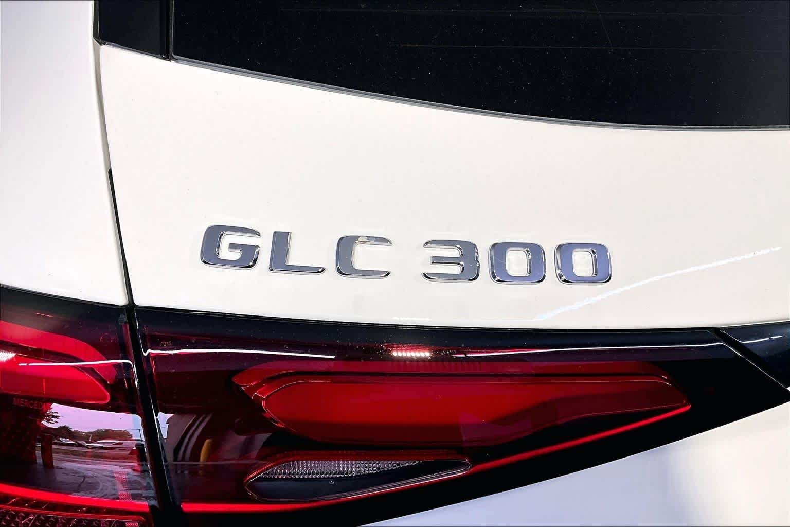 New 2026 Polar White Mercedes-Benz GLC 300 image 6
