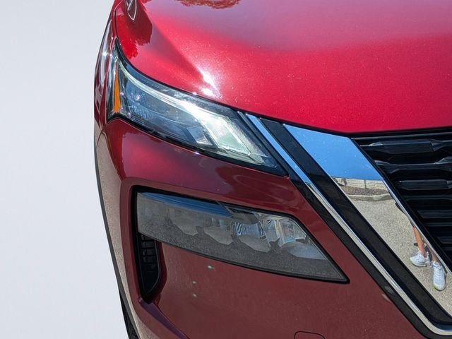 Used 2021 Red Nissan S image 9