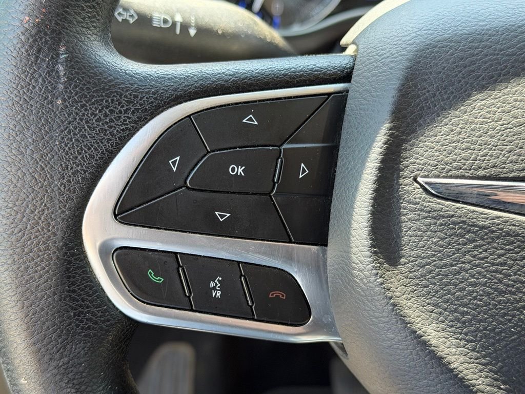 Used 2019 White Chrysler Touring Plus image 15