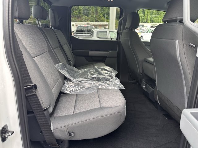 New 2026 Oxford White Ford F-350® XL image 17