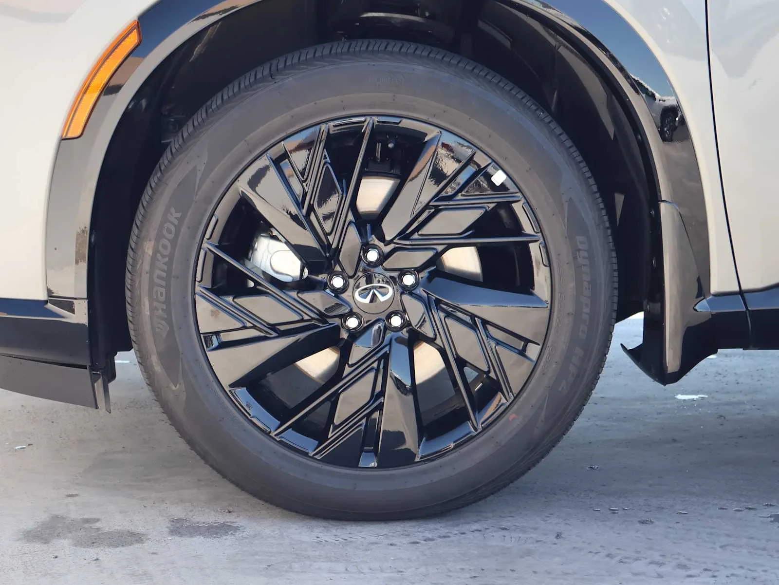 Certified Used 2027 Graphite Shadow INFINITI SPORT image 8