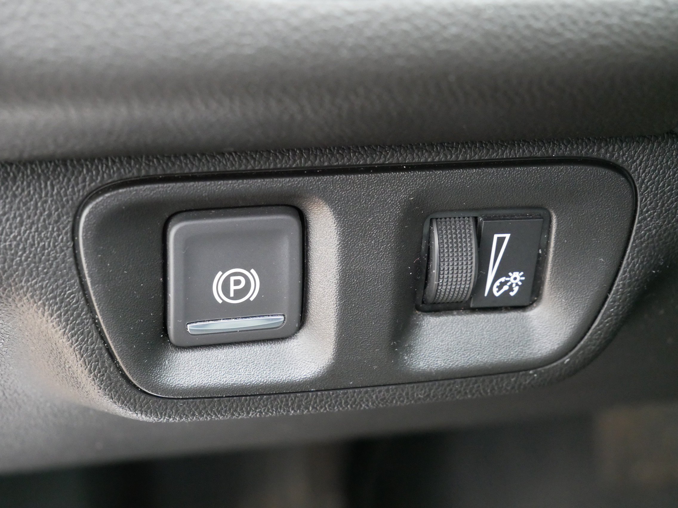 Certified Used 2023 Sterling Metallic GMC SLT image 20