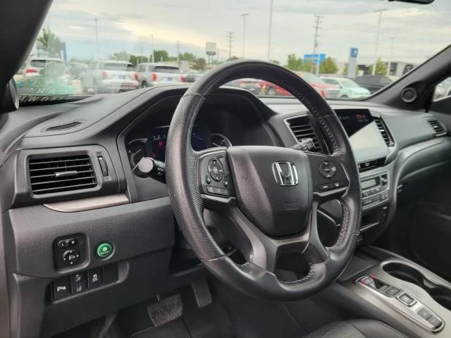 Used 2023  Honda EX-L image 21