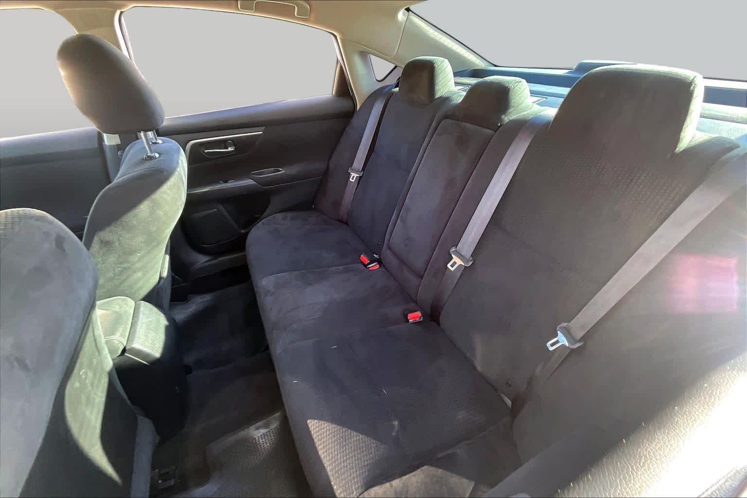 Used 2015 Pearl White Nissan 2.5 S image 18