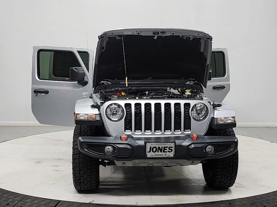 Used 2022 Silver Jeep Mojave image 10