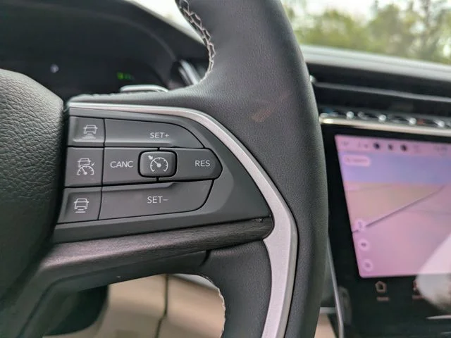 Used 2022 White Jeep 4xe image 30