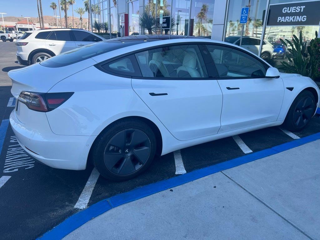 2021 Tesla Model 3 Standard Range Plus's photo