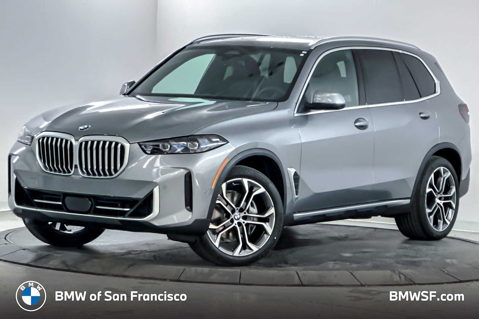 Used 2026 Skyscraper Grey Metallic BMW xDrive40i image 1