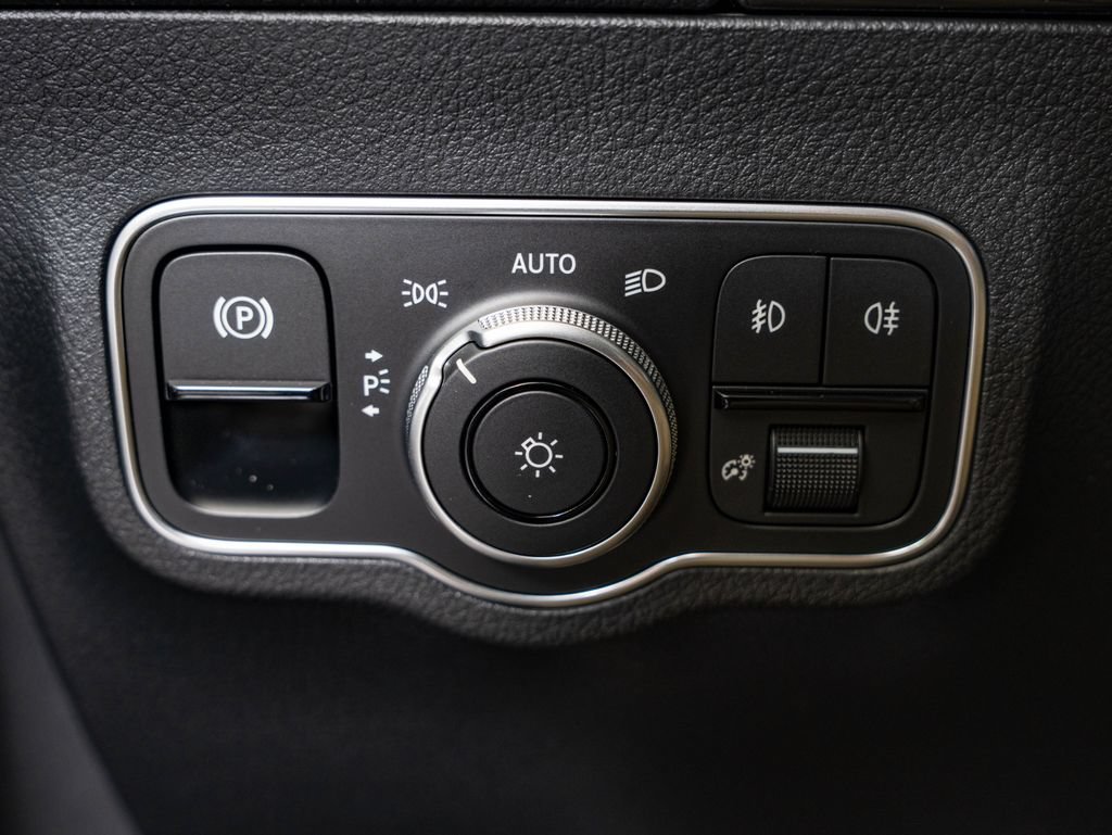 New 2026 Cirrus Silver Metallic Mercedes-Benz GLA 250 image 28